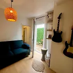 펜션 Bright And Stylish In Center 2 Bedrooms *