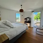 Дом отдыха Bright And Stylish In Center 2 Bedrooms Антиб
