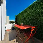 Bright And Stylish In Center 2 Bedrooms Дом отдыха Антиб