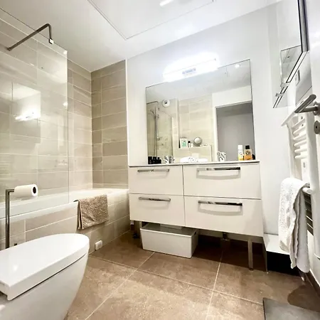 Hébergement de vacances Bright And Stylish In Center 2 Bedrooms *