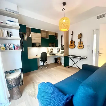 Bright And Stylish In Center 2 Bedrooms Hébergement de vacances