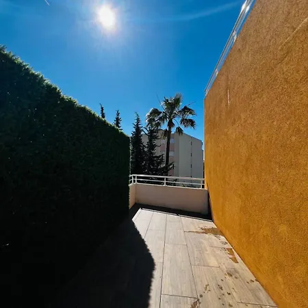 Hébergement de vacances Bright And Stylish In Center 2 Bedrooms *
