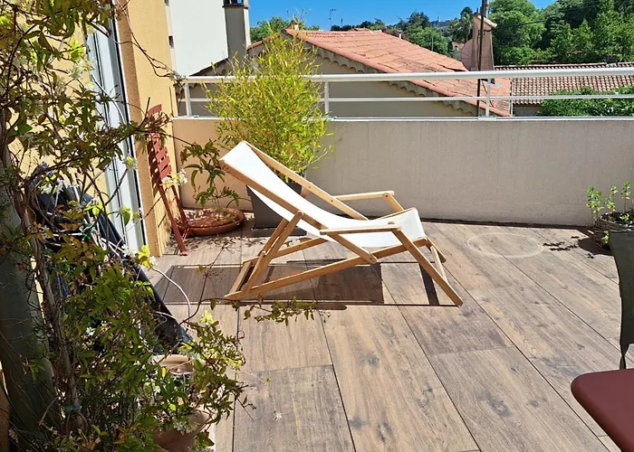 Hébergement de vacances Bright And Stylish In Center 2 Bedrooms *