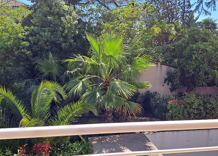 Bright And Stylish In Center 2 Bedrooms Hébergement de vacances *