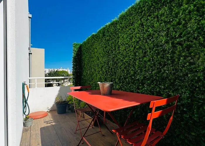 Bright And Stylish In Center 2 Bedrooms Hébergement de vacances Antibes