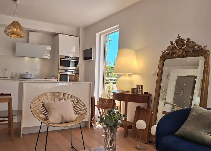 Hébergement de vacances Bright And Stylish In Center 2 Bedrooms Antibes