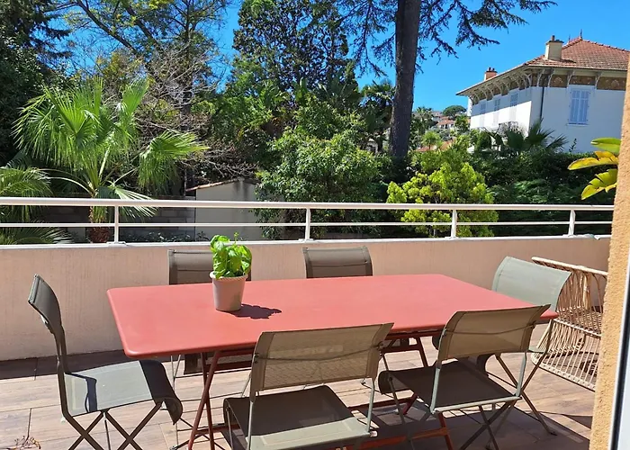 Holiday home Bright And Stylish In Center 2 Bedrooms Antibes