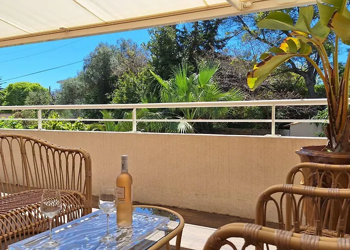 Bright And Stylish In Center 2 Bedrooms Antibes