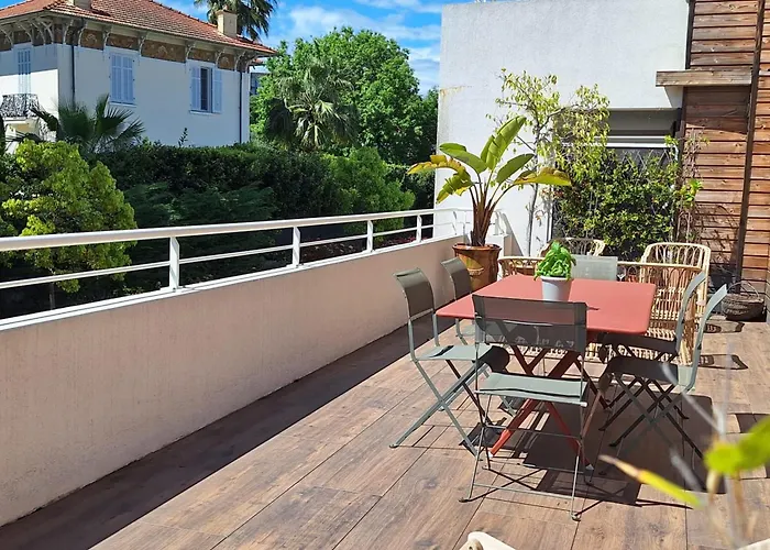 Bright And Stylish In Center 2 Bedrooms Hébergement de vacances